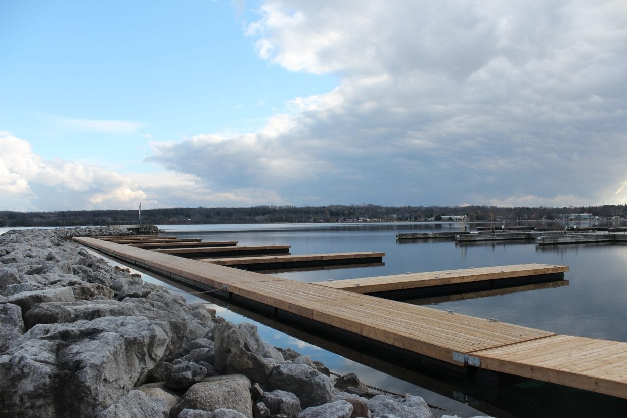 wiarton-marina-dock-installation